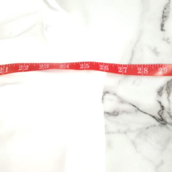 H&M White V-neck Sleeveless Blouse Top size XXL - Picture 4 of 10